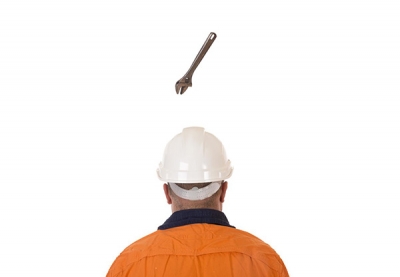 سقوط اشیا بر روی سر